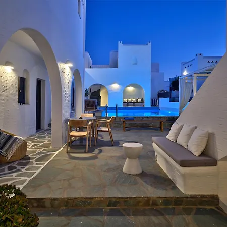 Aella 3* Naousa (Paros)