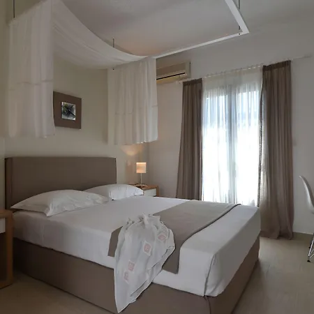 Aella Hotel Naousa (Paros)