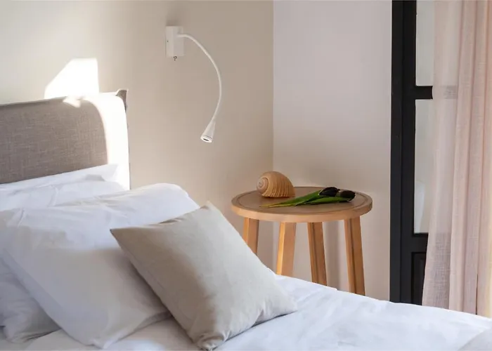 Aella Naousa (Paros)