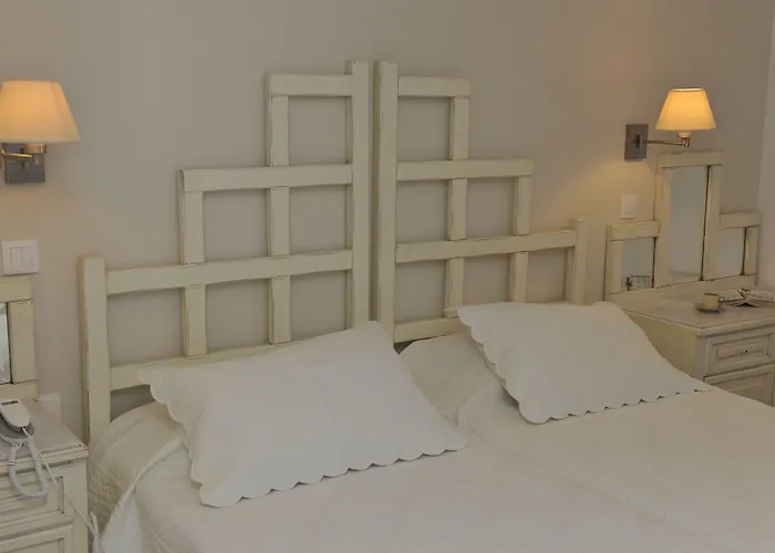 Aella Naousa (Paros)