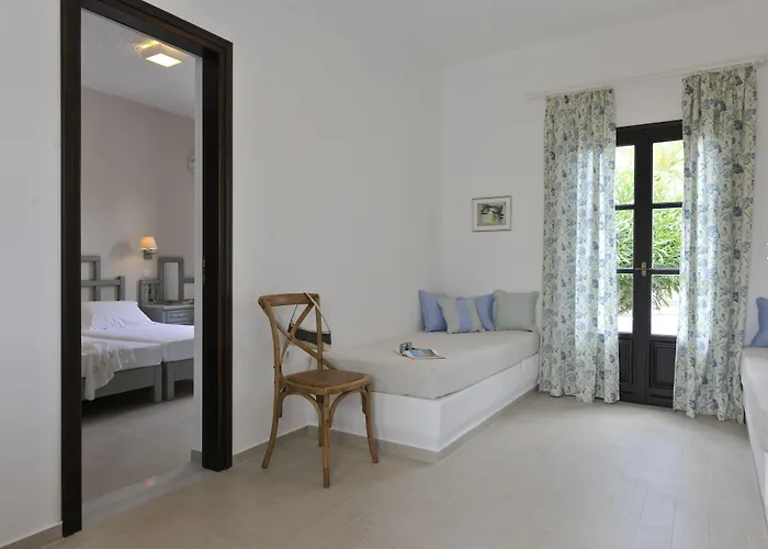 Aella Naousa (Paros)