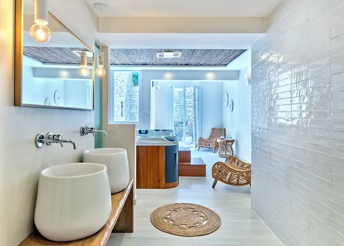 Aella Hotel Naousa (Paros)